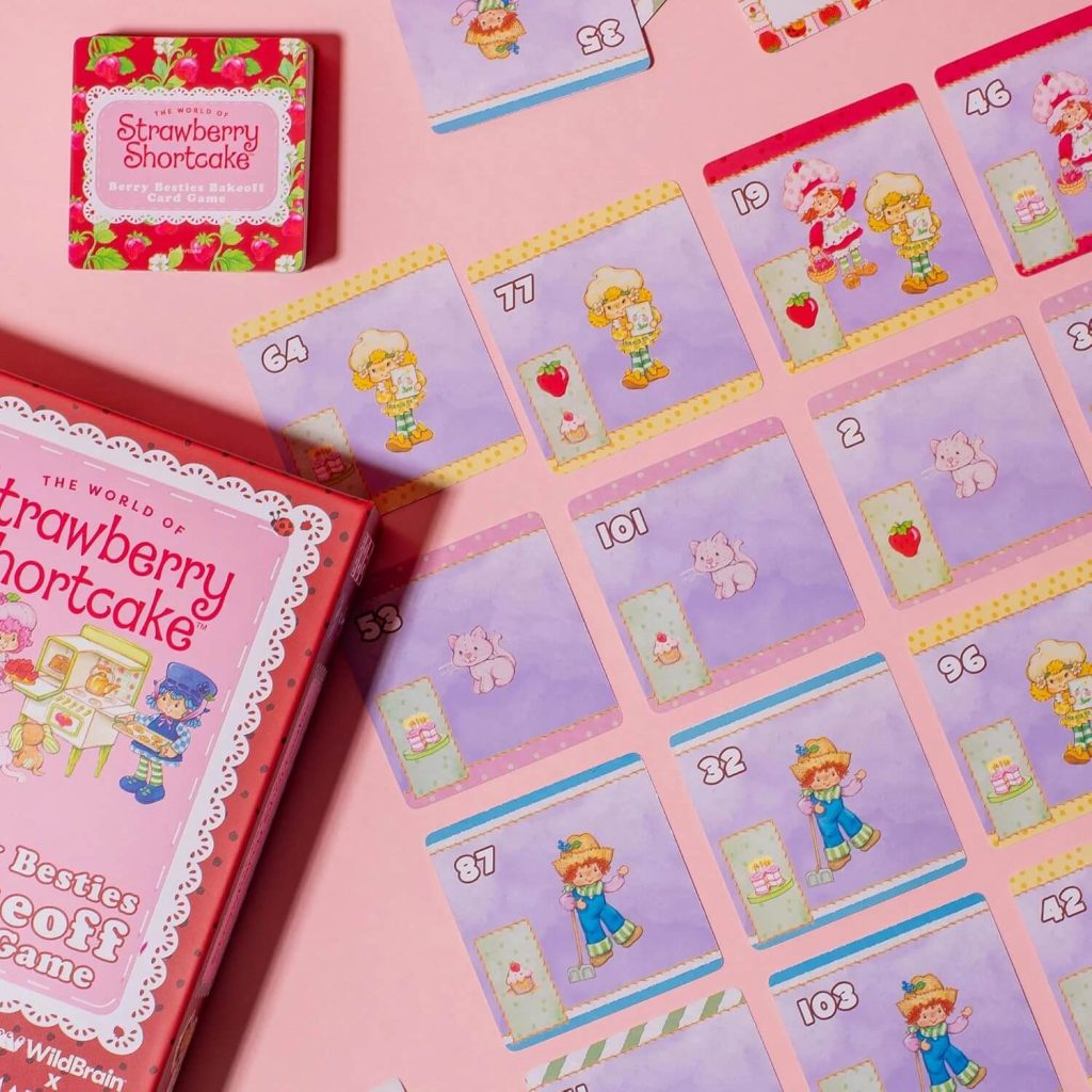 Strawberry Shortcake Berry Besties Bake Off Card Game
