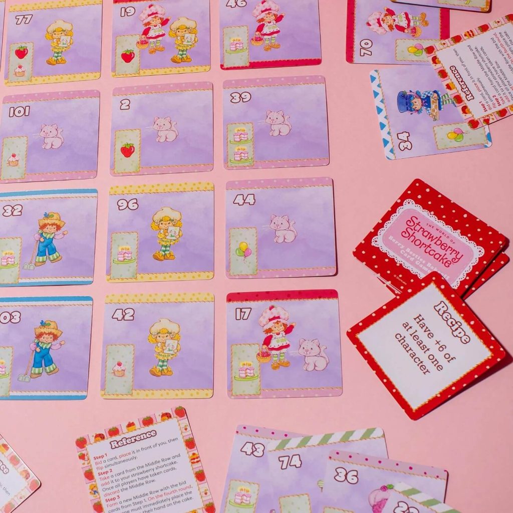 Strawberry Shortcake Berry Besties Bake Off Card Game